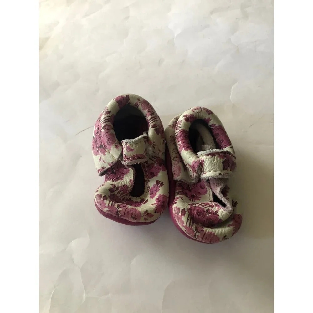 Freshly Picked Roses Moccs 2 - Picture 2 of 6
